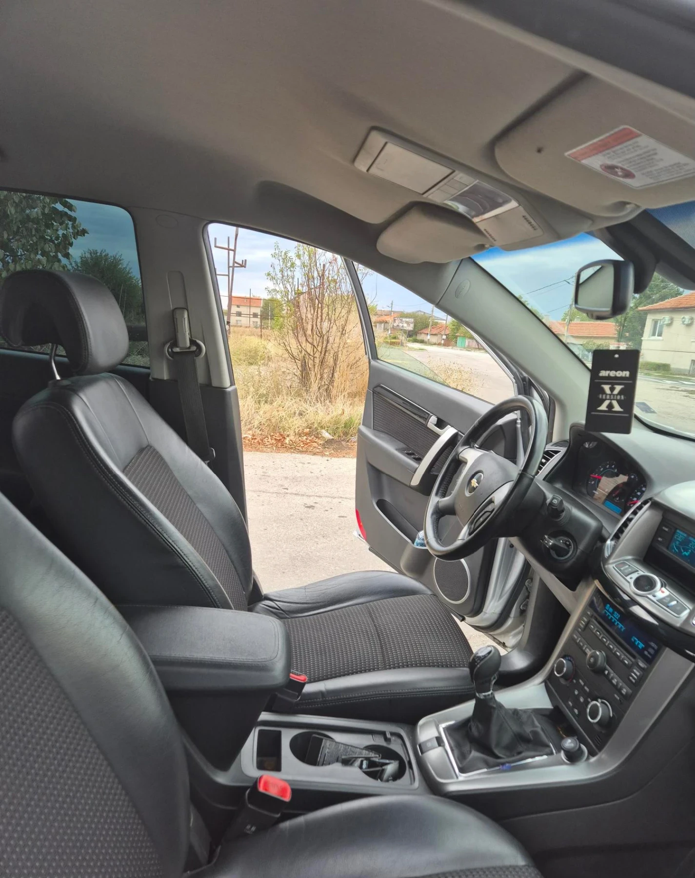 Chevrolet Captiva 2.4 Газ Бензин Face Обслужен, снимка 7 - Автомобили и джипове - 56317956