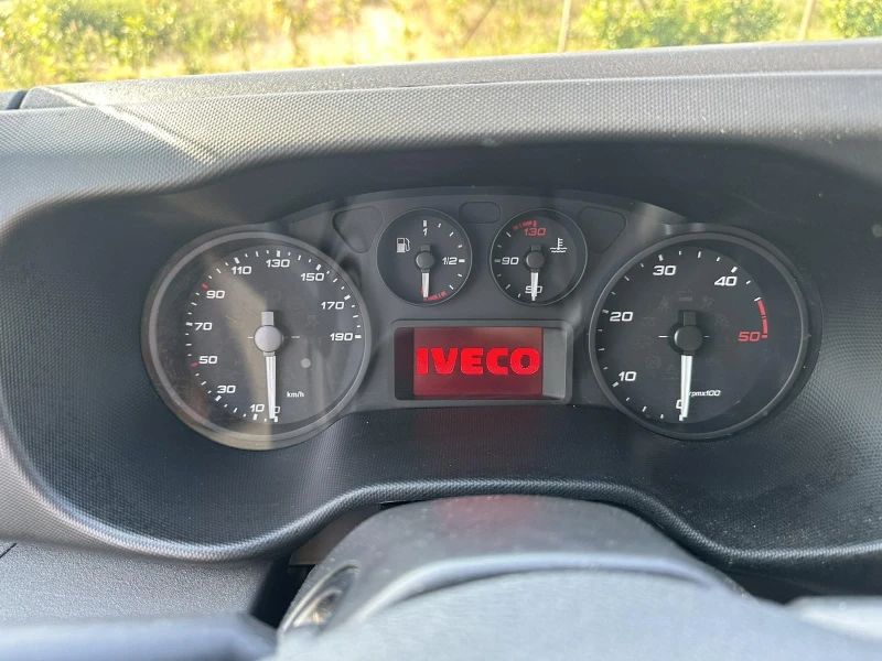 Iveco Daily 3.0 180кс MAXI КАТО НОВ, снимка 6 - Бусове и автобуси - 48343364