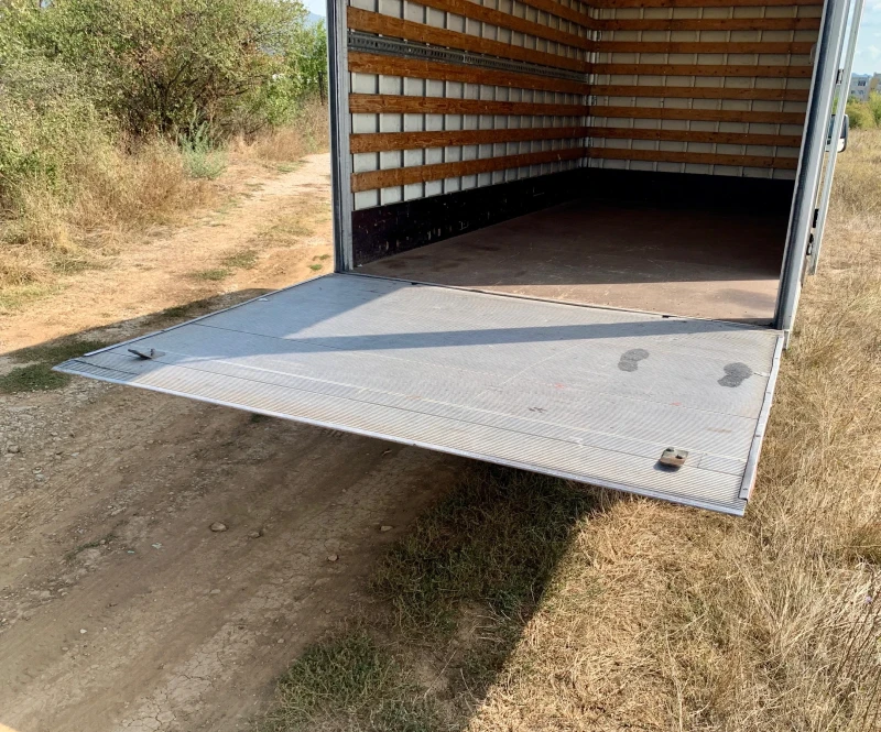 Iveco Daily Падащ борд-Странична врата-до 3.5тона, снимка 12 - Бусове и автобуси - 53353740