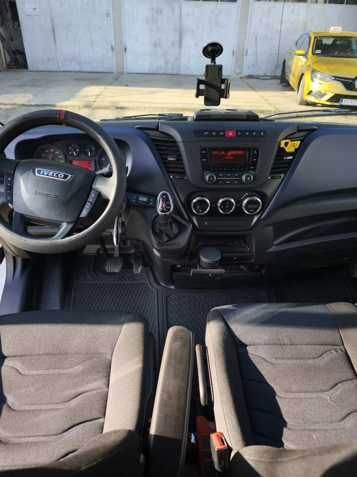 Iveco Daily  35S16 Бордови, снимка 6 - Камиони - 54157226