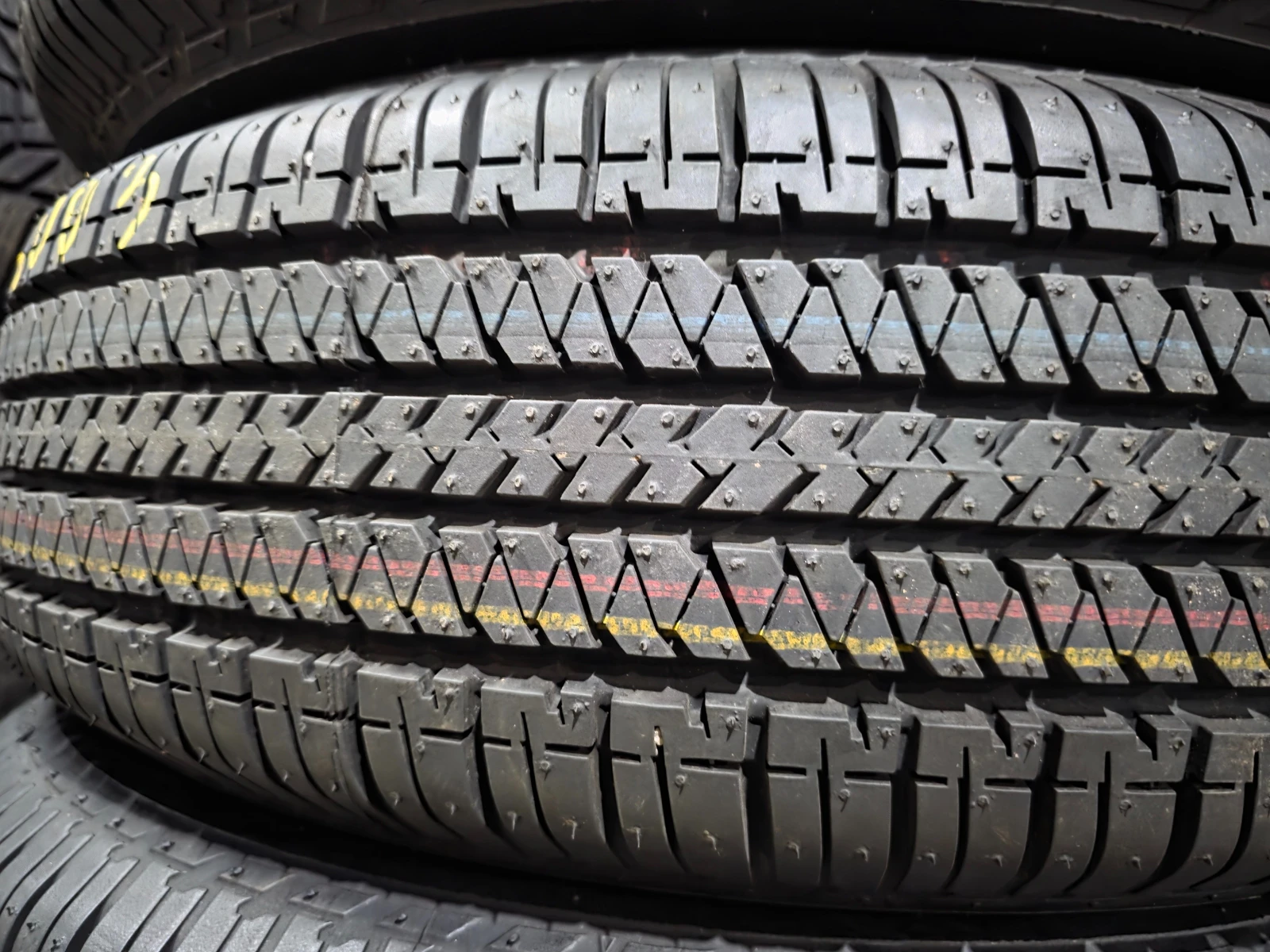 Гуми Летни 205/70R15, снимка 2 - Гуми и джанти - 54086308