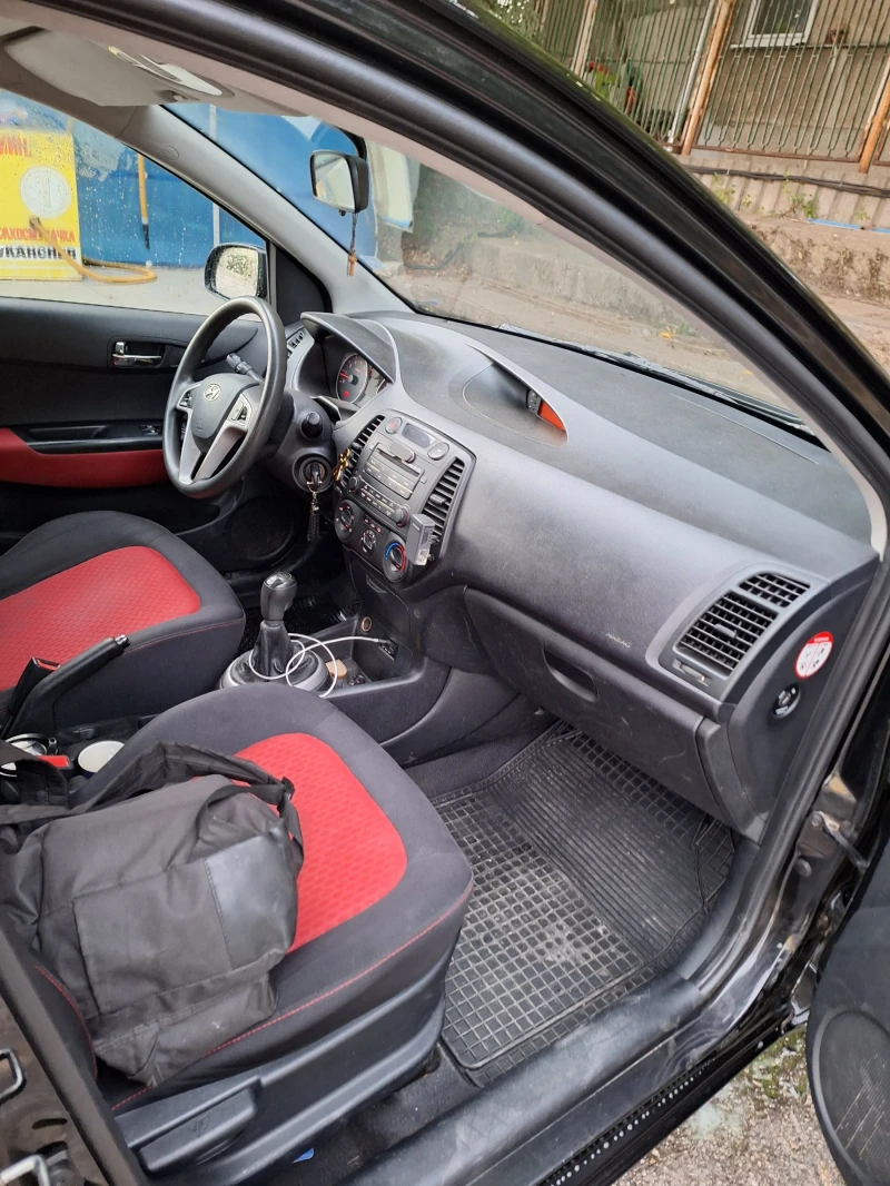 Hyundai I20 1.4i, снимка 10 - Автомобили и джипове - 47412258