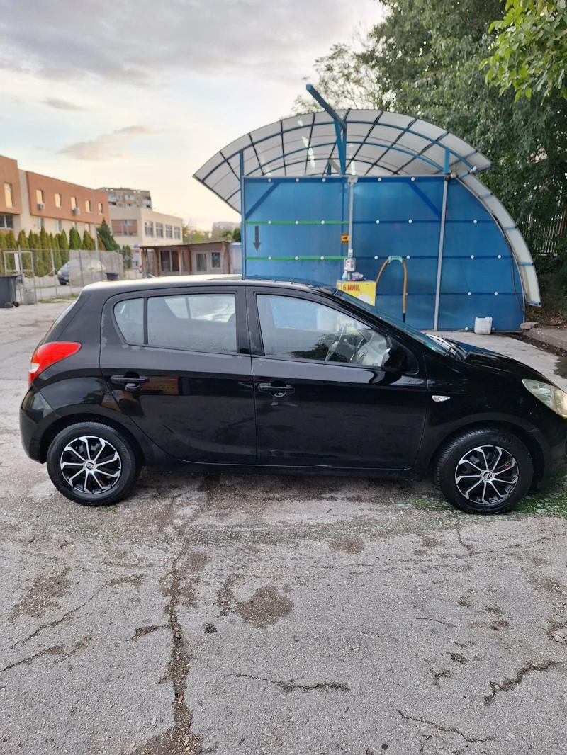 Hyundai I20 1.4i, снимка 8 - Автомобили и джипове - 47412258