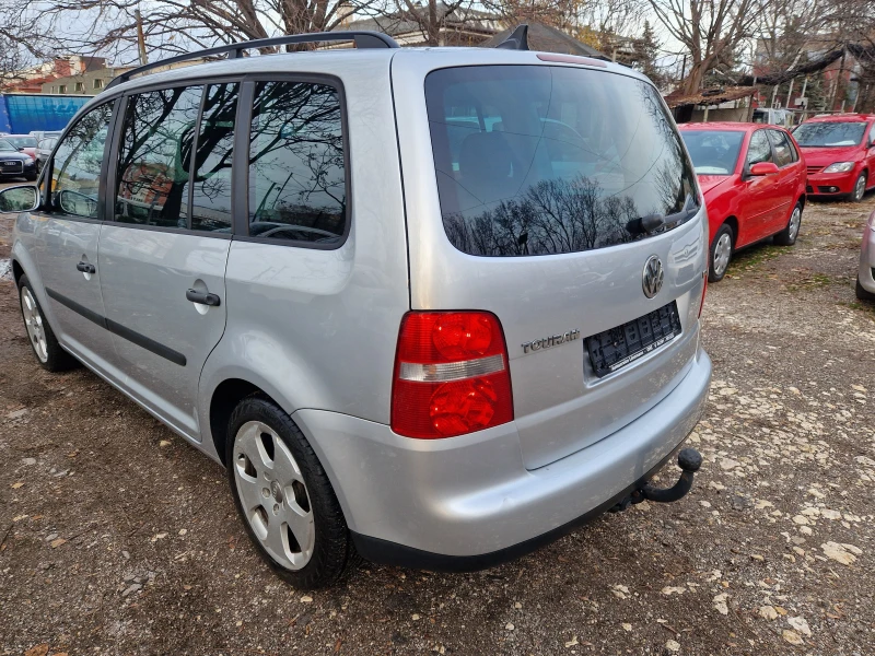 VW Touran, снимка 5 - Автомобили и джипове - 48211634