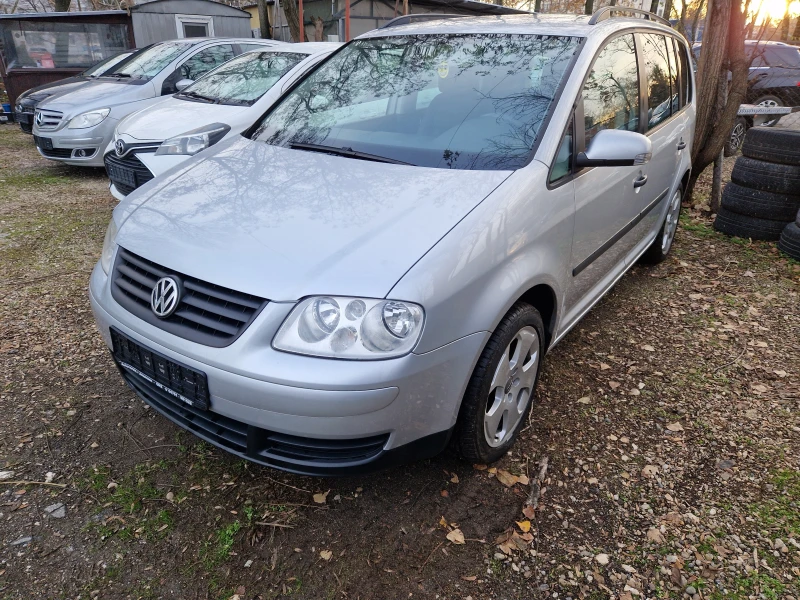 VW Touran, снимка 3 - Автомобили и джипове - 48211634