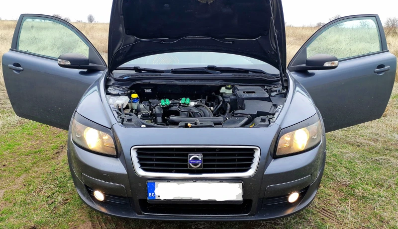 Volvo C30 1.6 Газов Инжекцион, снимка 3 - Автомобили и джипове - 48285336