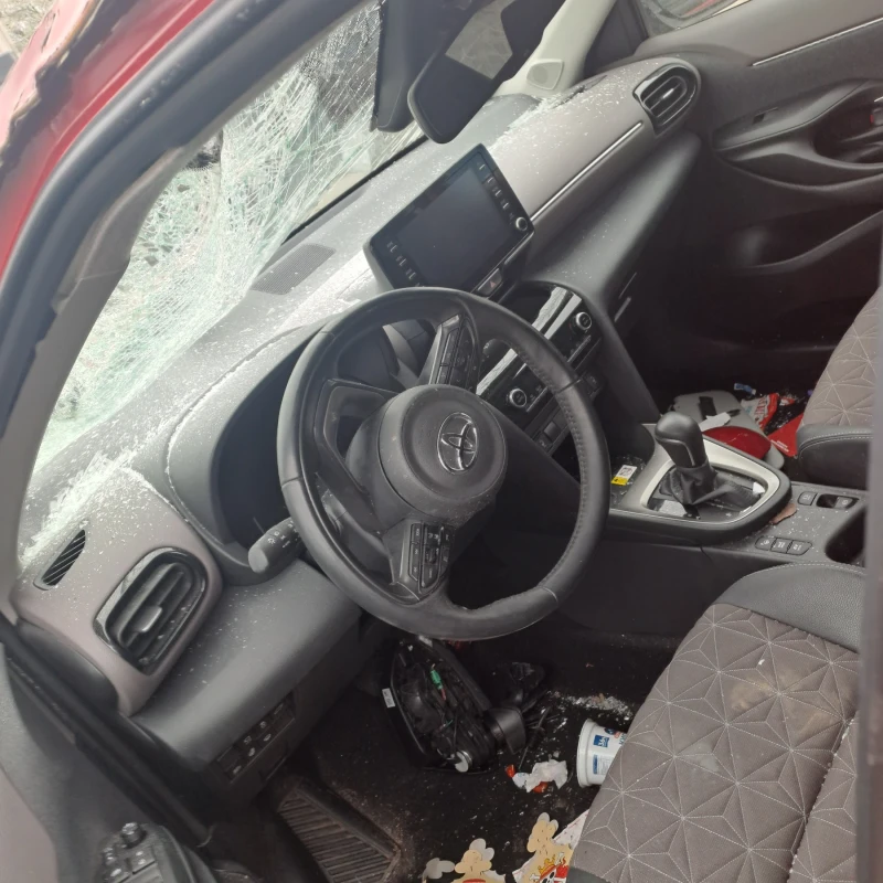 Toyota Yaris Cross, снимка 4 - Автомобили и джипове - 52234955
