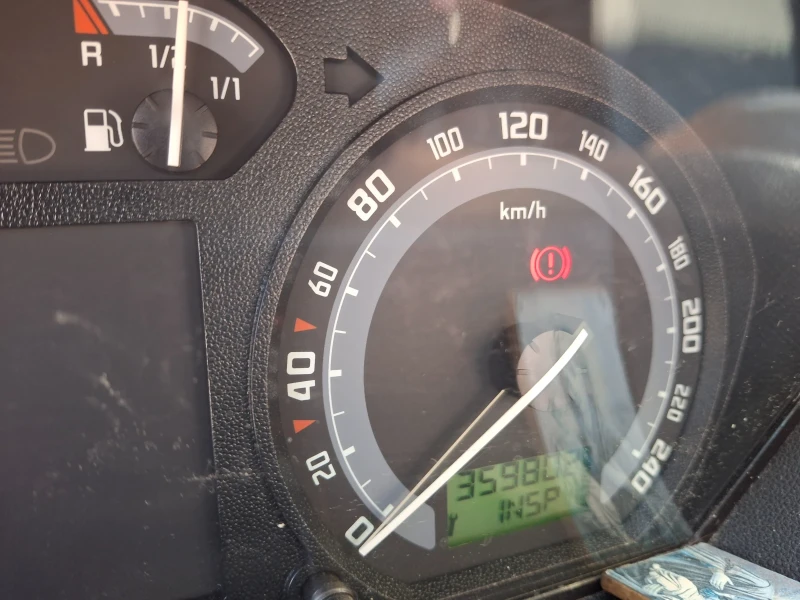 Skoda Fabia, снимка 5 - Автомобили и джипове - 52117074