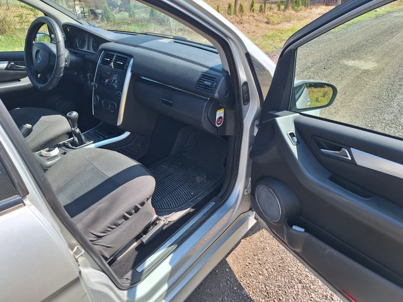 Mercedes-Benz B 180, снимка 6 - Автомобили и джипове - 51093288