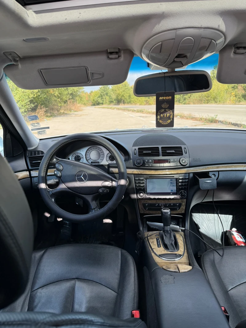 Mercedes-Benz E 320, снимка 7 - Автомобили и джипове - 52337087