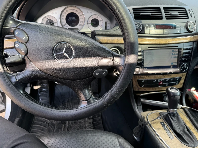 Mercedes-Benz E 320, снимка 9 - Автомобили и джипове - 52337087