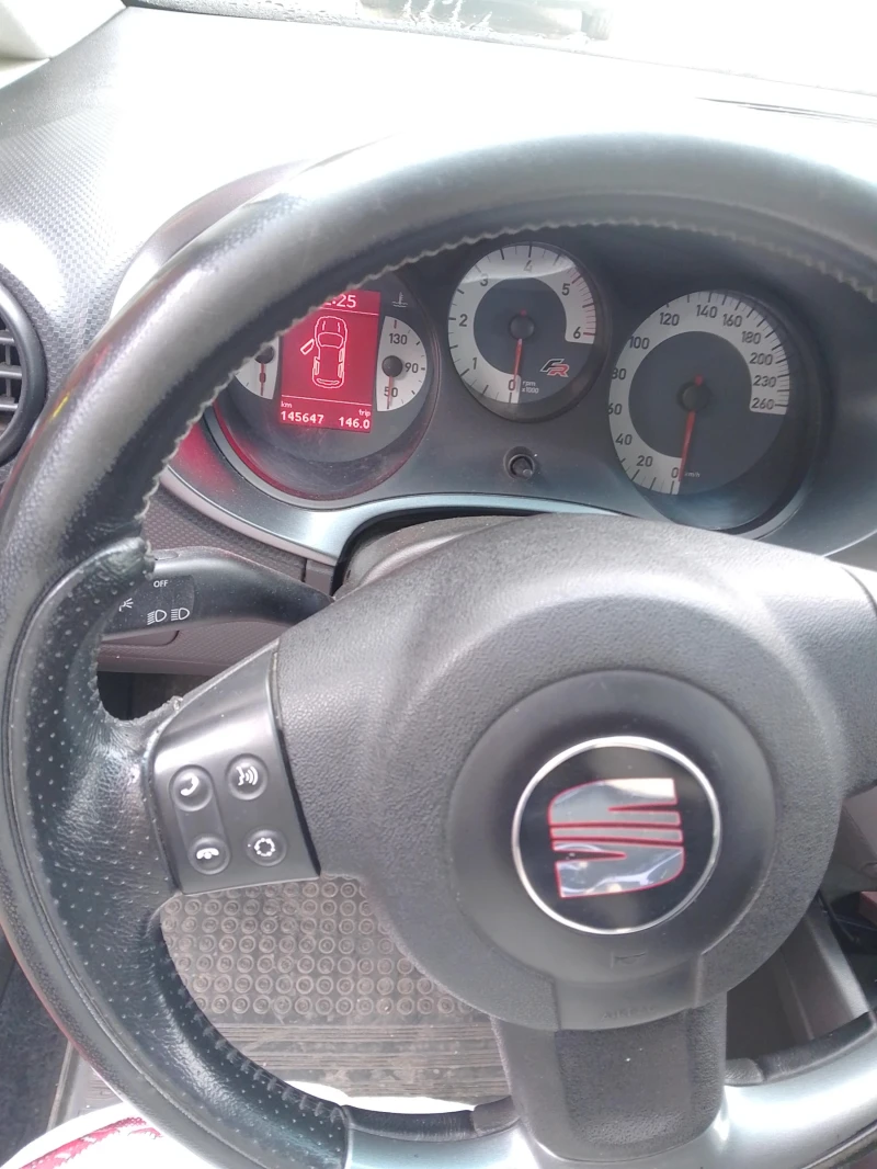 Seat Leon, снимка 5 - Автомобили и джипове - 52571225