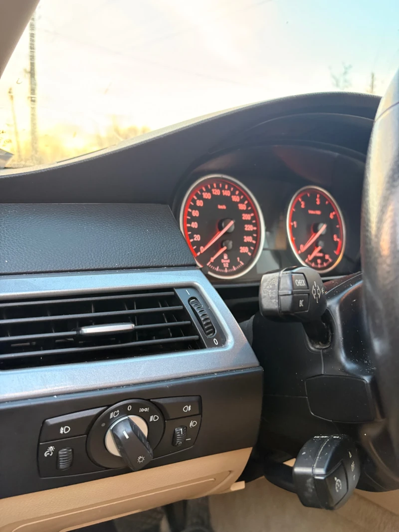 BMW 530 Facelift , снимка 12 - Автомобили и джипове - 52953301