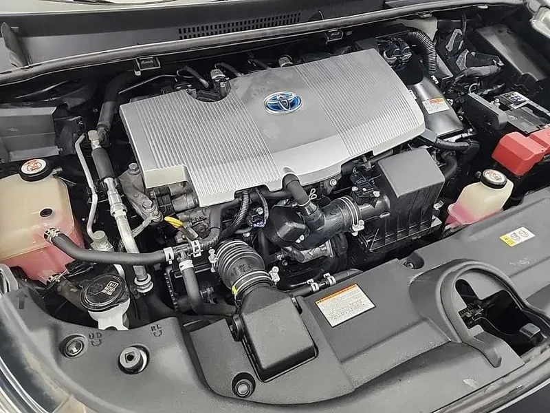 Toyota Prius 1.8 E, снимка 5 - Автомобили и джипове - 54959126