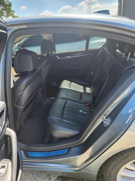 BMW 530 I Luxury, снимка 11 - Автомобили и джипове - 55832689