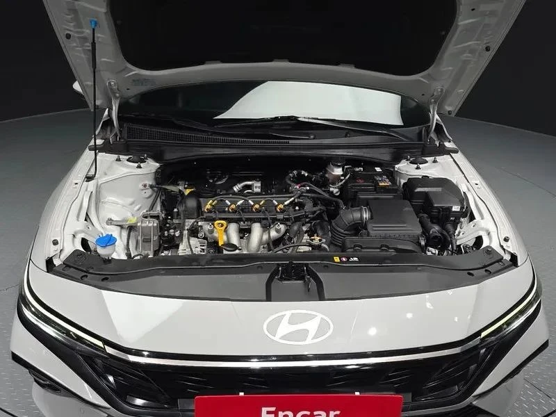 Hyundai Elantra, снимка 5 - Автомобили и джипове - 56726837