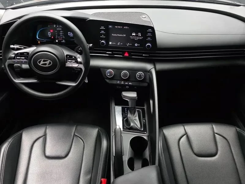 Hyundai Elantra, снимка 6 - Автомобили и джипове - 56726837