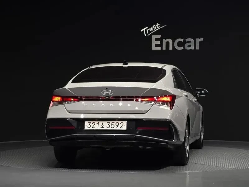 Hyundai Elantra, снимка 3 - Автомобили и джипове - 56726837