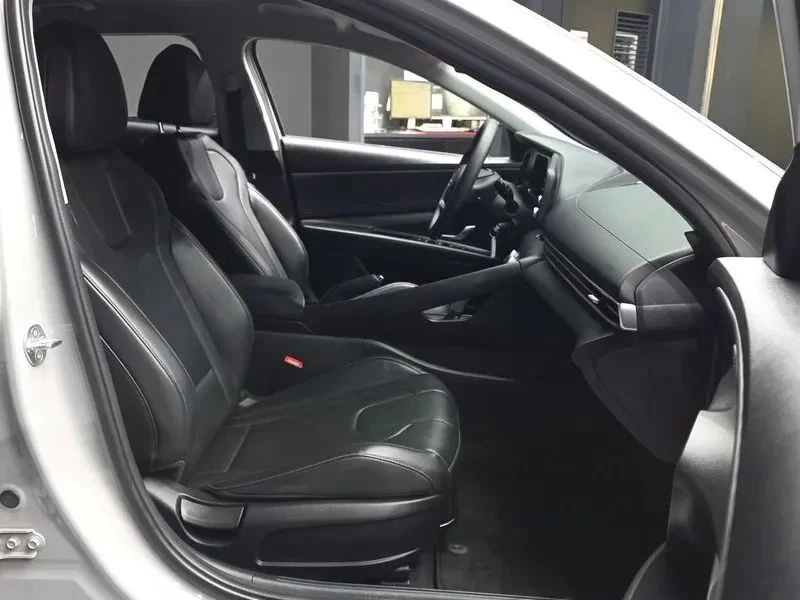 Hyundai Elantra, снимка 10 - Автомобили и джипове - 56726837