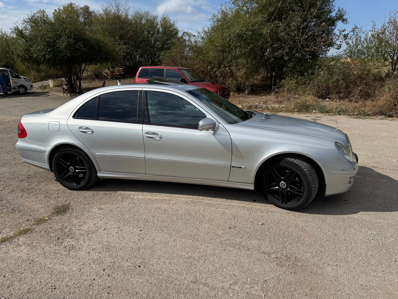 Mercedes-Benz E 320  - изображение 3