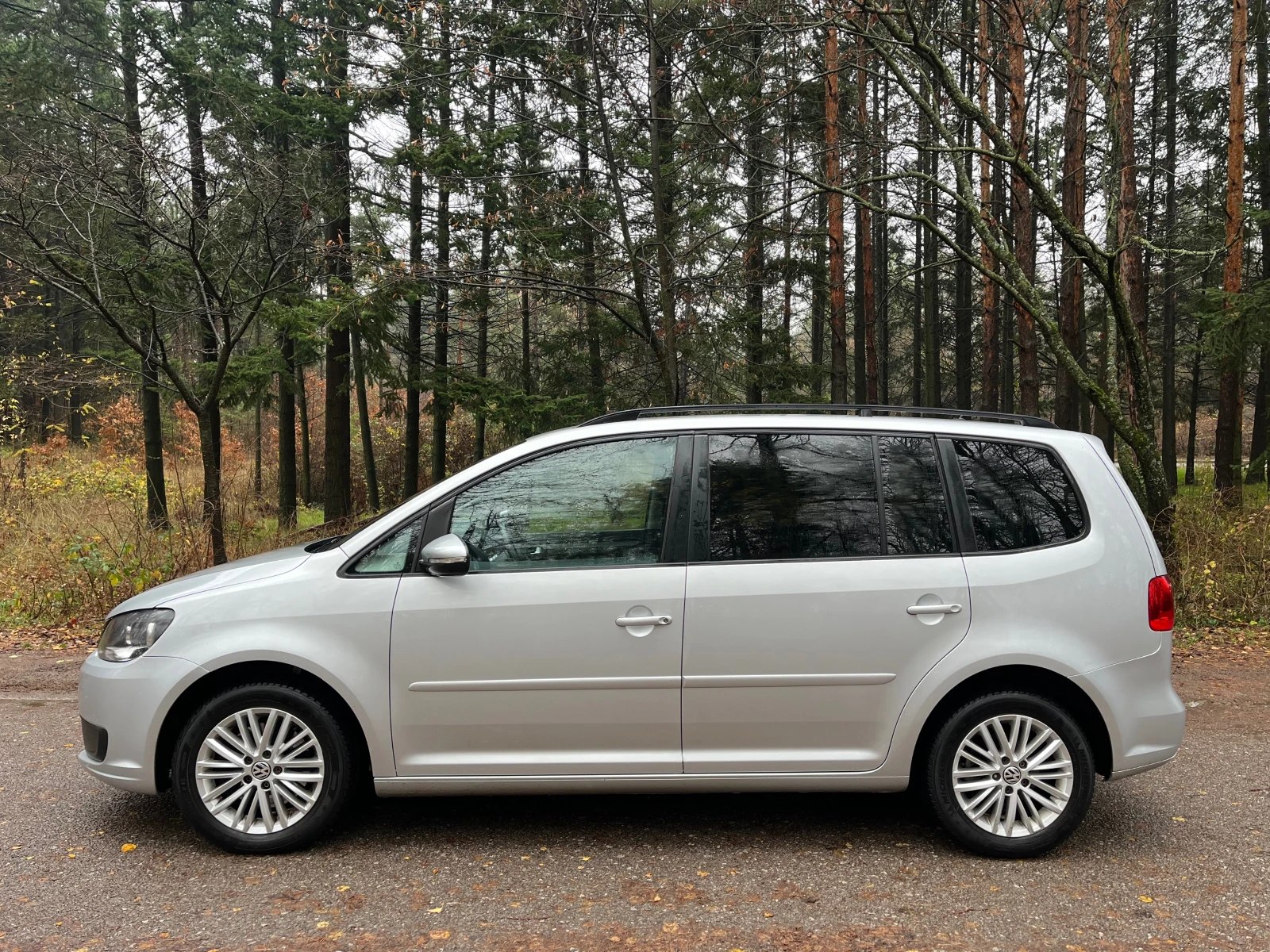 VW Touran 7 места ПЕРФЕКТНА  - изображение 3