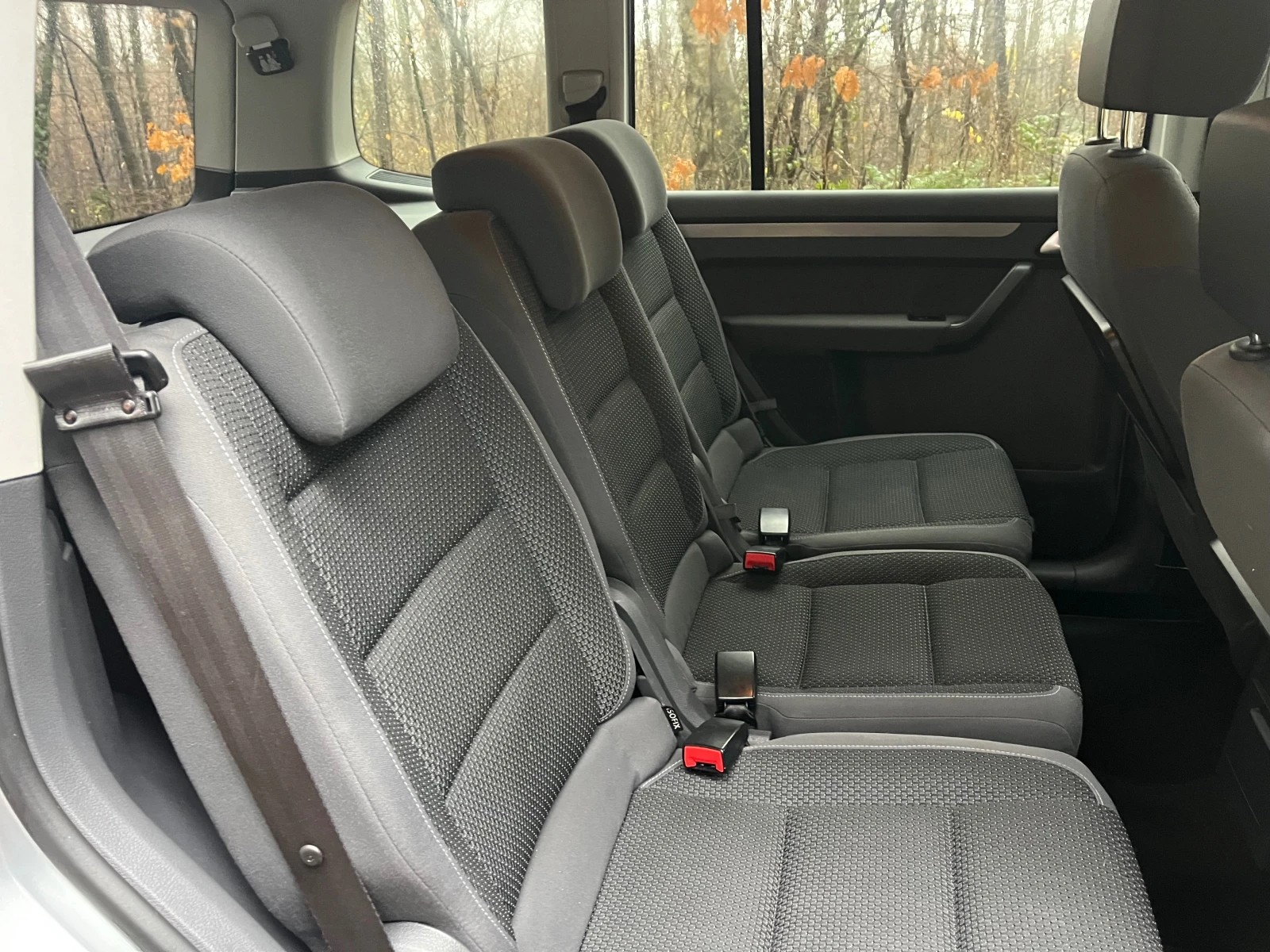 VW Touran 7 места ПЕРФЕКТНА  - изображение 10