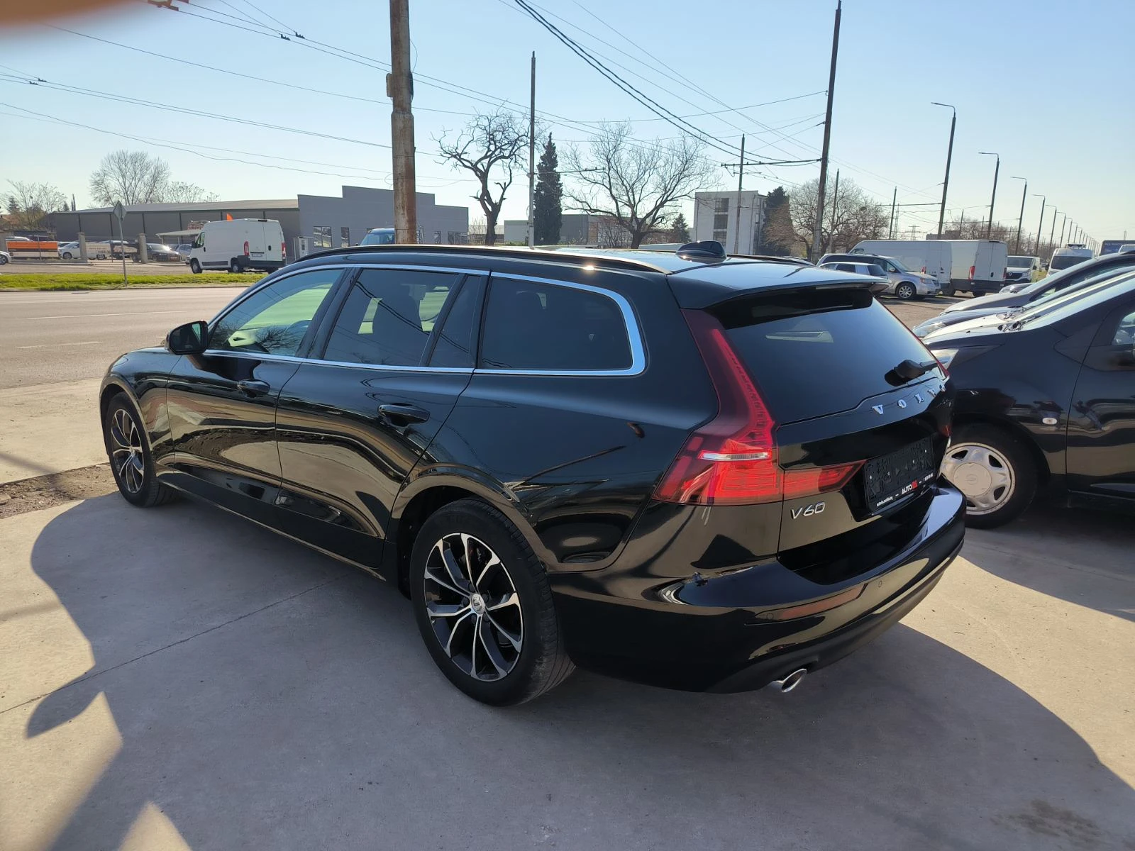 Volvo V60 2.0d-Hybrid-Navi-Kamera-Automat-Euro-6D-Keyless, снимка 7 - Автомобили и джипове - 54135010
