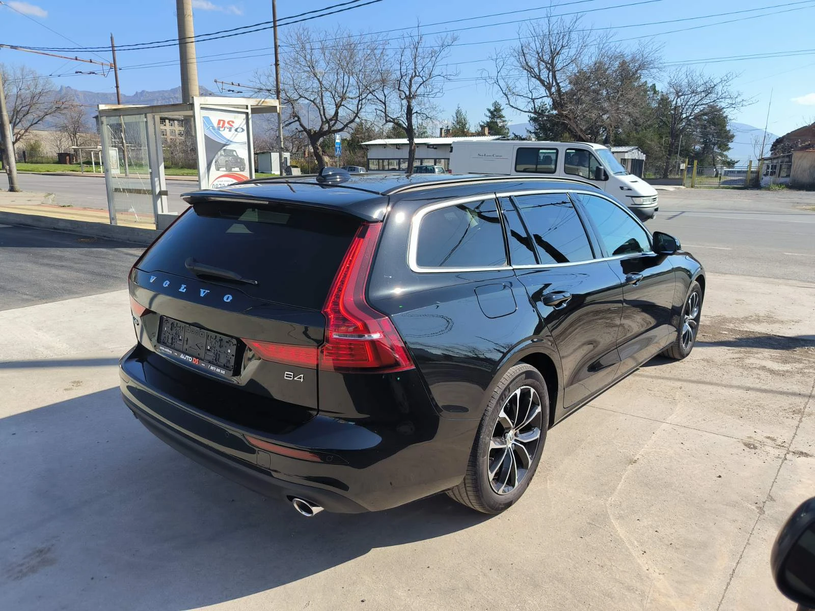 Volvo V60 2.0d-Hybrid-Navi-Kamera-Automat-Euro-6D-Keyless, снимка 5 - Автомобили и джипове - 54135010