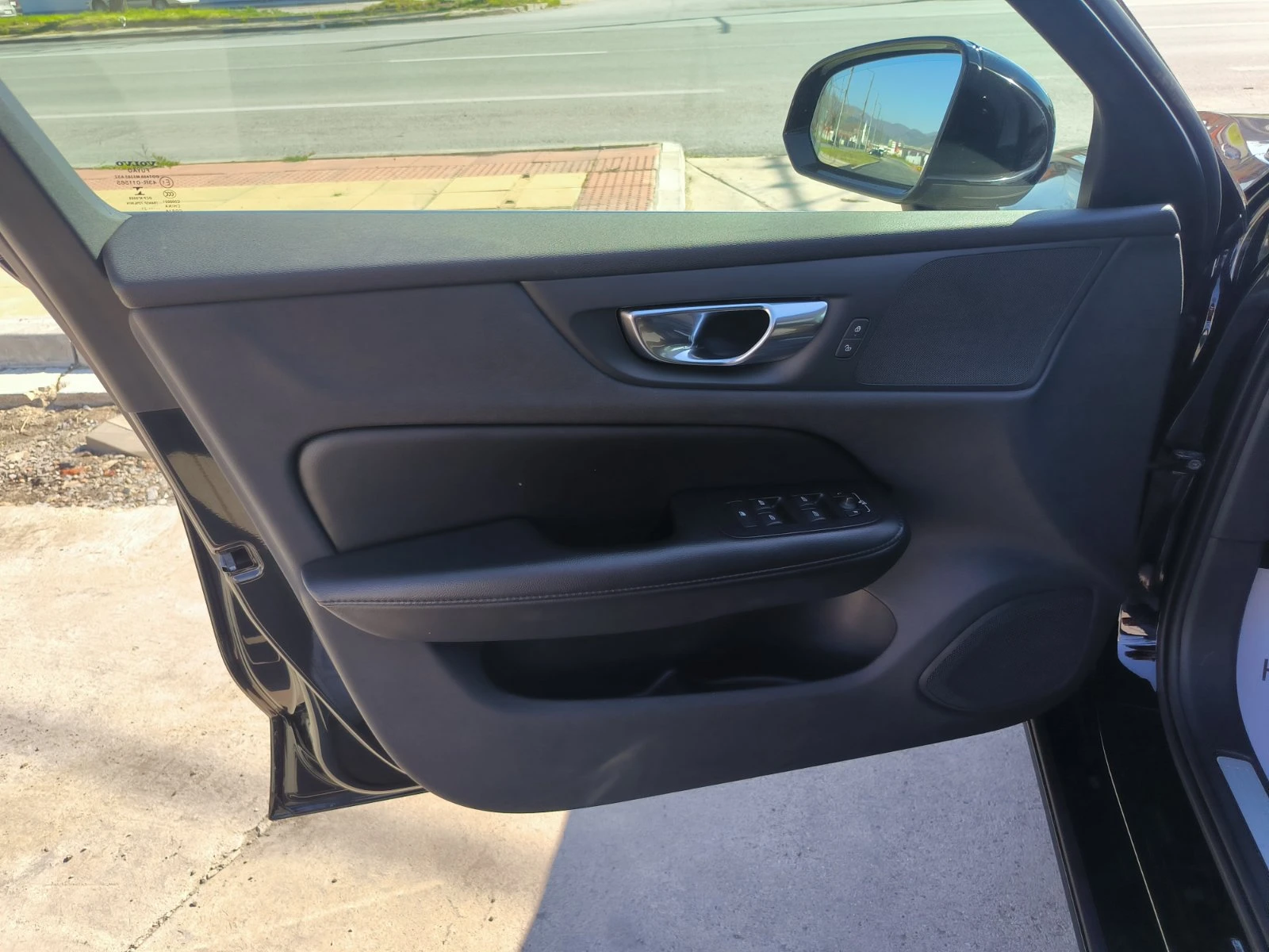 Volvo V60 2.0d-Hybrid-Navi-Kamera-Automat-Euro-6D-Keyless, снимка 12 - Автомобили и джипове - 54135010