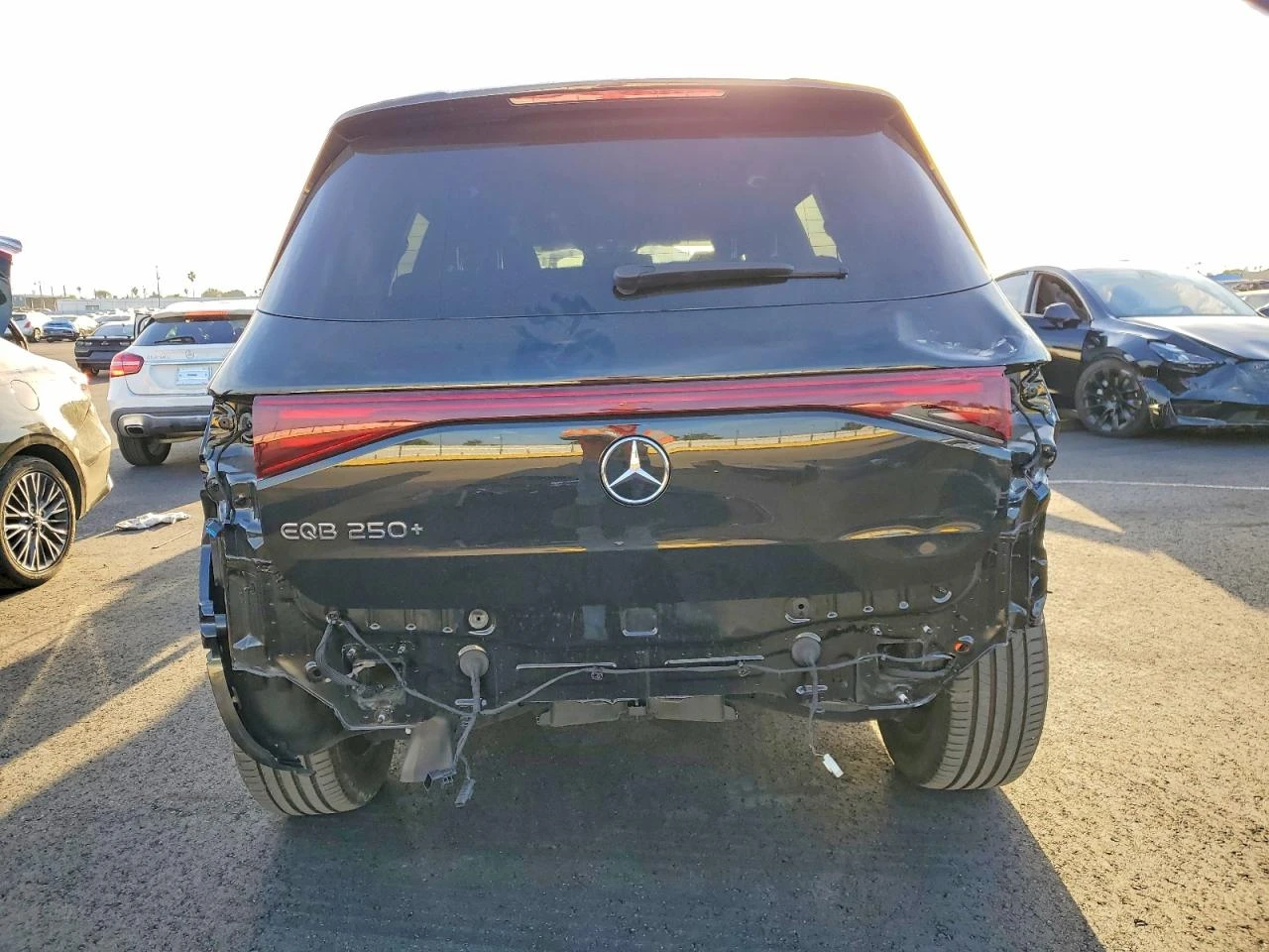 Mercedes-Benz EQB 250+ , снимка 6 - Автомобили и джипове - 54144102