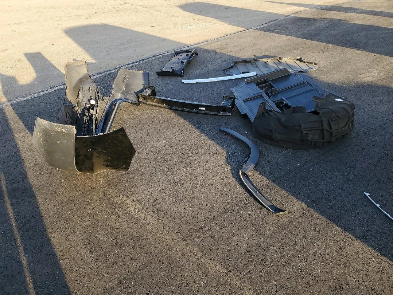 Mercedes-Benz EQB 250+ , снимка 13 - Автомобили и джипове - 54144102