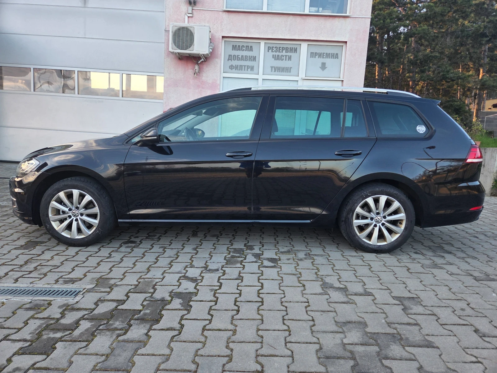VW Golf 2.0 TDI DSG 7 Панорама Keyless ACC LED , снимка 2 - Автомобили и джипове - 54189857