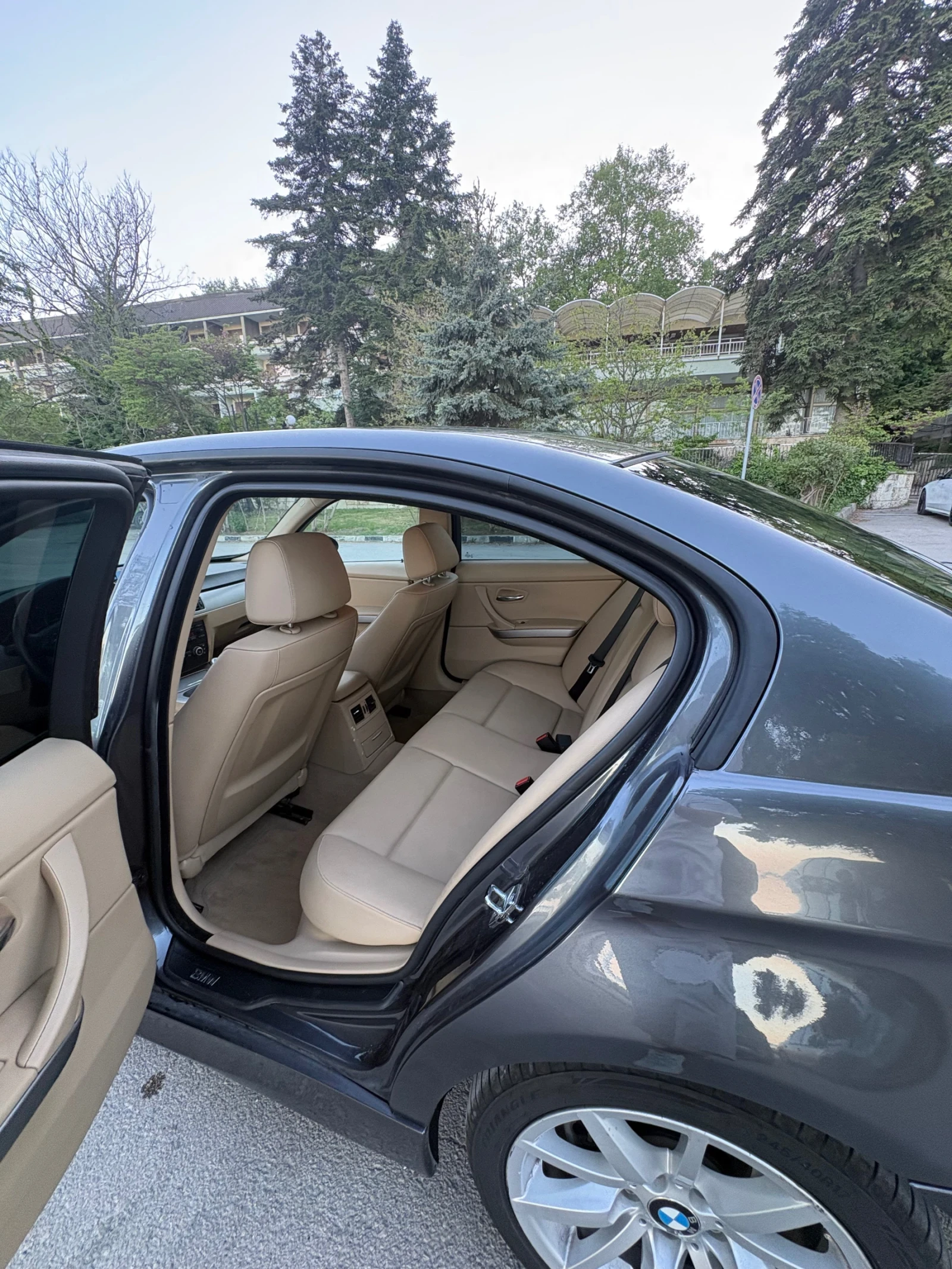 BMW 320 320d, снимка 9 - Автомобили и джипове - 54598571