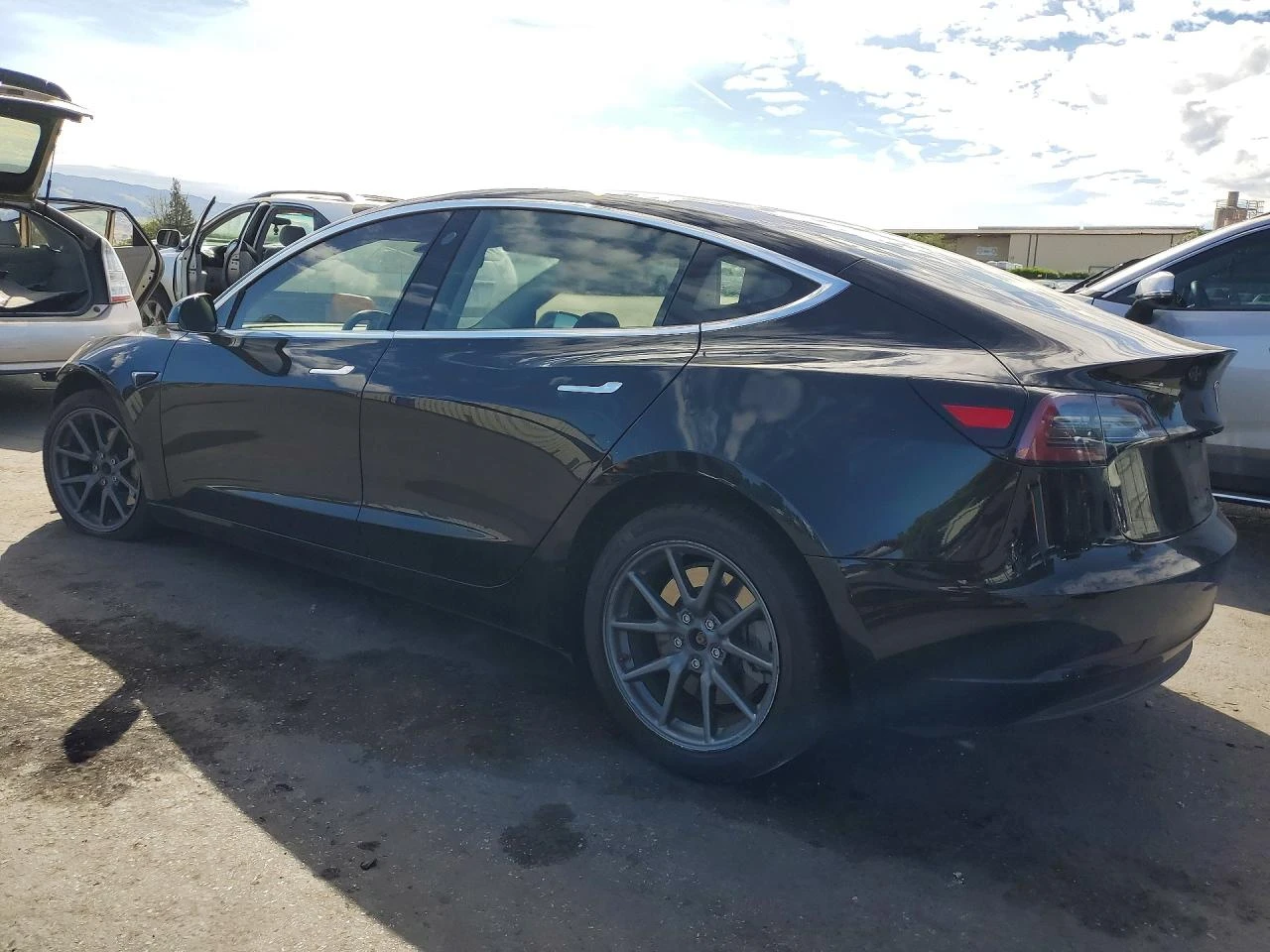 Tesla Model 3, снимка 2 - Автомобили и джипове - 54663665