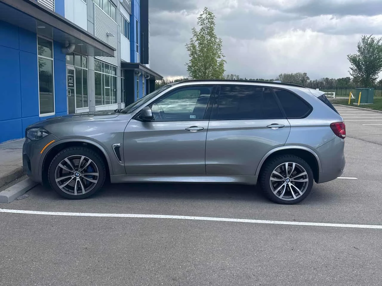 BMW X5M  | 360 | HEAD-UP | RED INT , снимка 2 - Автомобили и джипове - 54820673