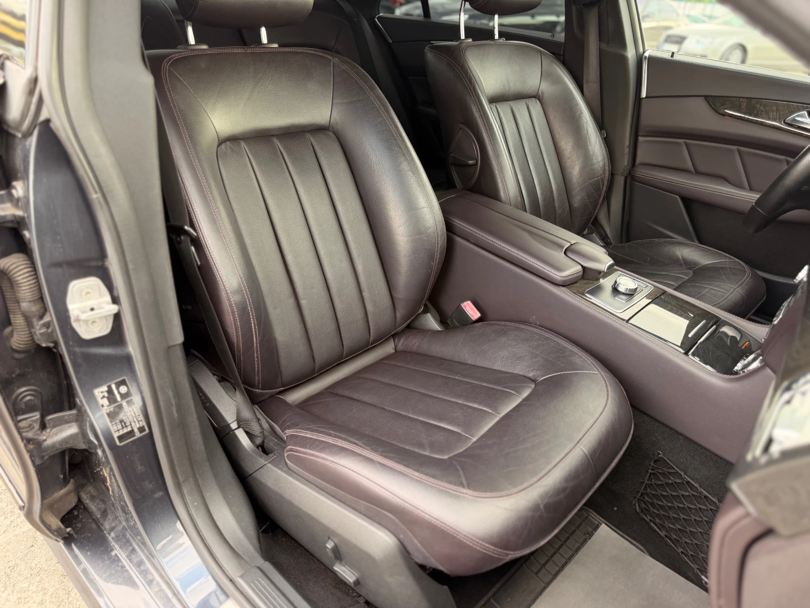 Mercedes-Benz CLS 350 /250d= 63 AMG= Distronic= Keyless Go= Blind Spot= , снимка 12 - Автомобили и джипове - 55413320