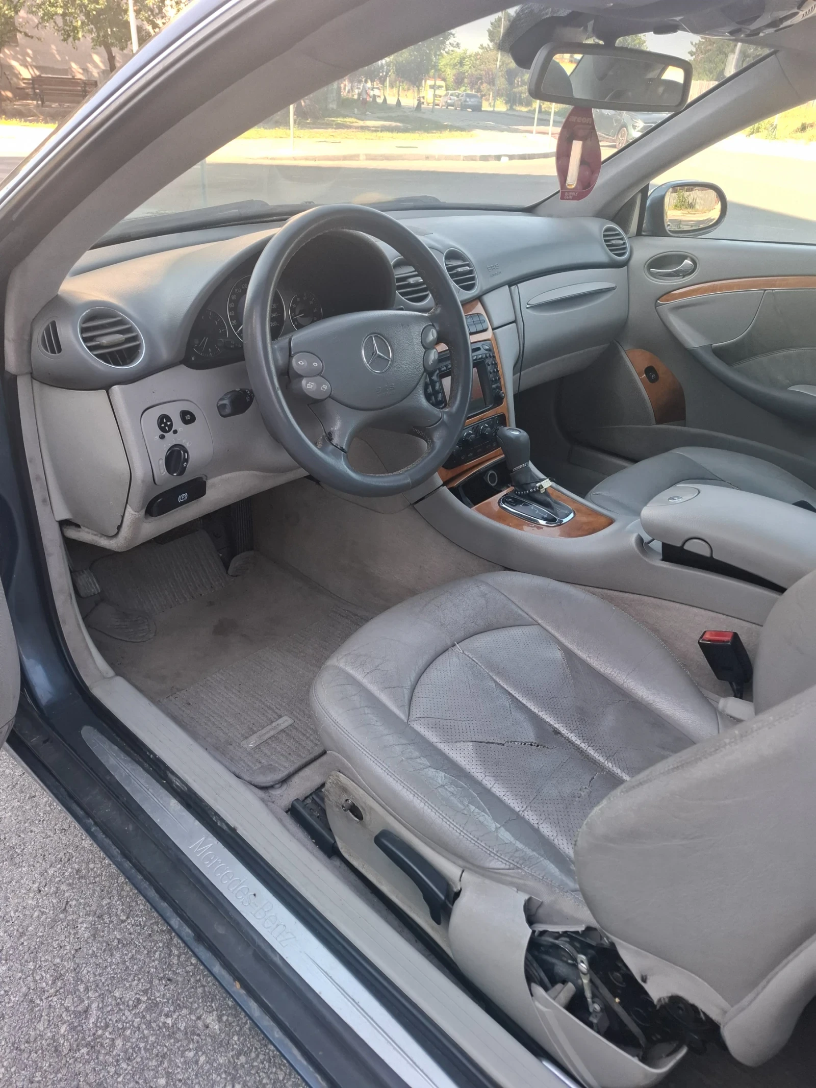 Mercedes-Benz CLK 320 avantgarde, снимка 4 - Автомобили и джипове - 55537108