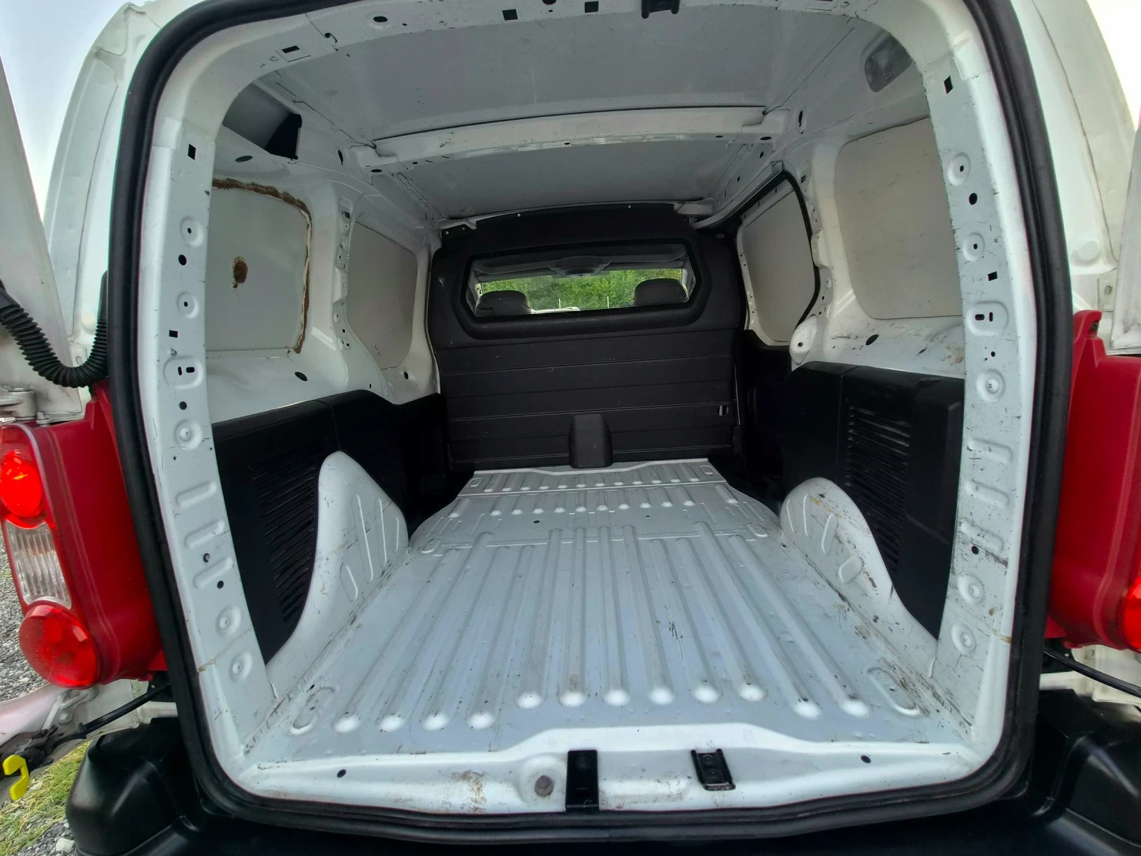 Peugeot Partner 1.6HDI CLIMA TOP, снимка 9 - Автомобили и джипове - 55623359