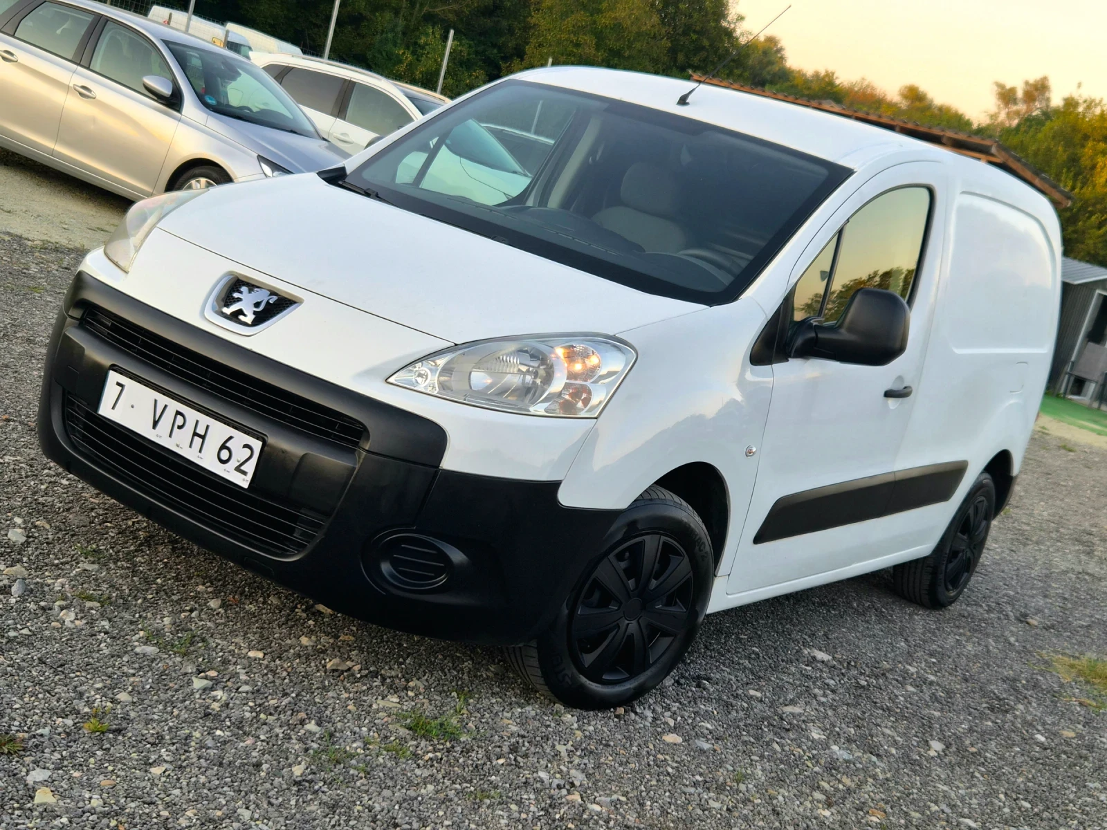 Peugeot Partner 1.6HDI CLIMA TOP, снимка 3 - Автомобили и джипове - 55623359