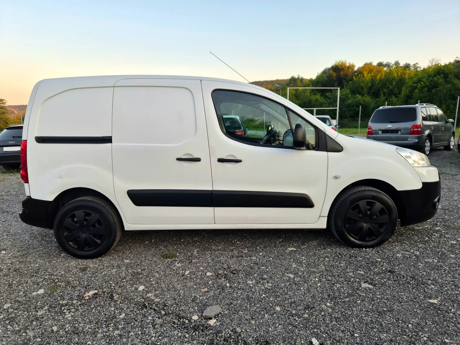 Peugeot Partner 1.6HDI CLIMA TOP, снимка 6 - Автомобили и джипове - 55623359