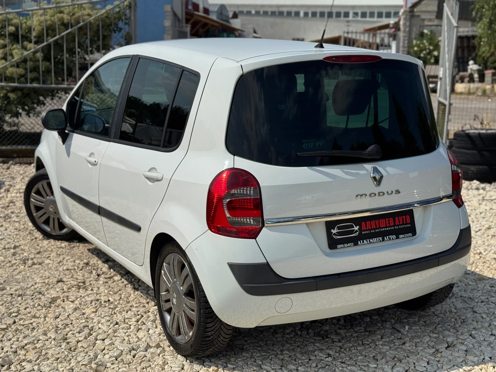 Renault Modus 1.6 Автоматик Night & Day, снимка 4 - Автомобили и джипове - 55636825