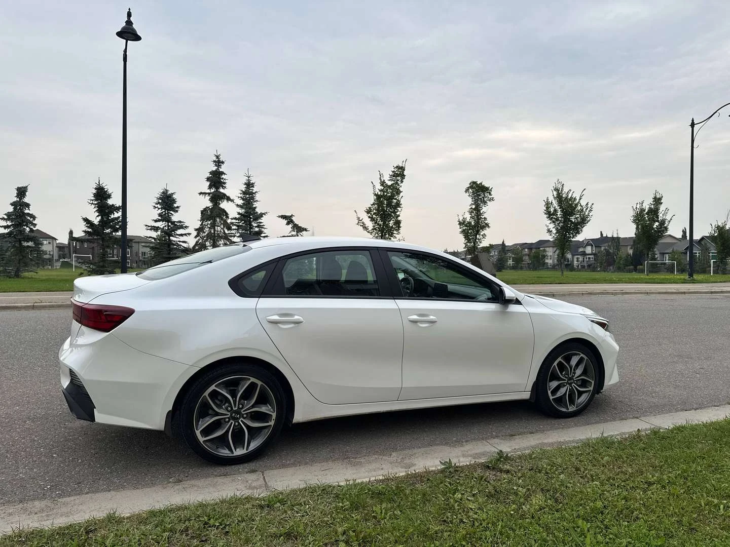 Kia Forte, снимка 5 - Автомобили и джипове - 56020287