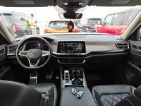 VW Atlas * EXECLINE* 7 места* Back Cam* Обдух* Подгрев* , снимка 7 - Автомобили и джипове - 55314098