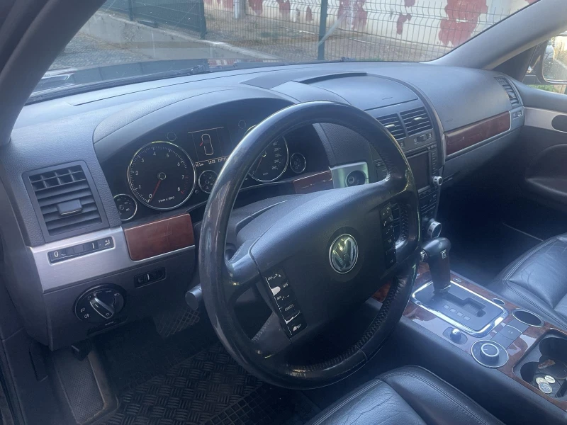 VW Touareg 3.2 Бензин/Газ, снимка 10 - Автомобили и джипове - 52928300