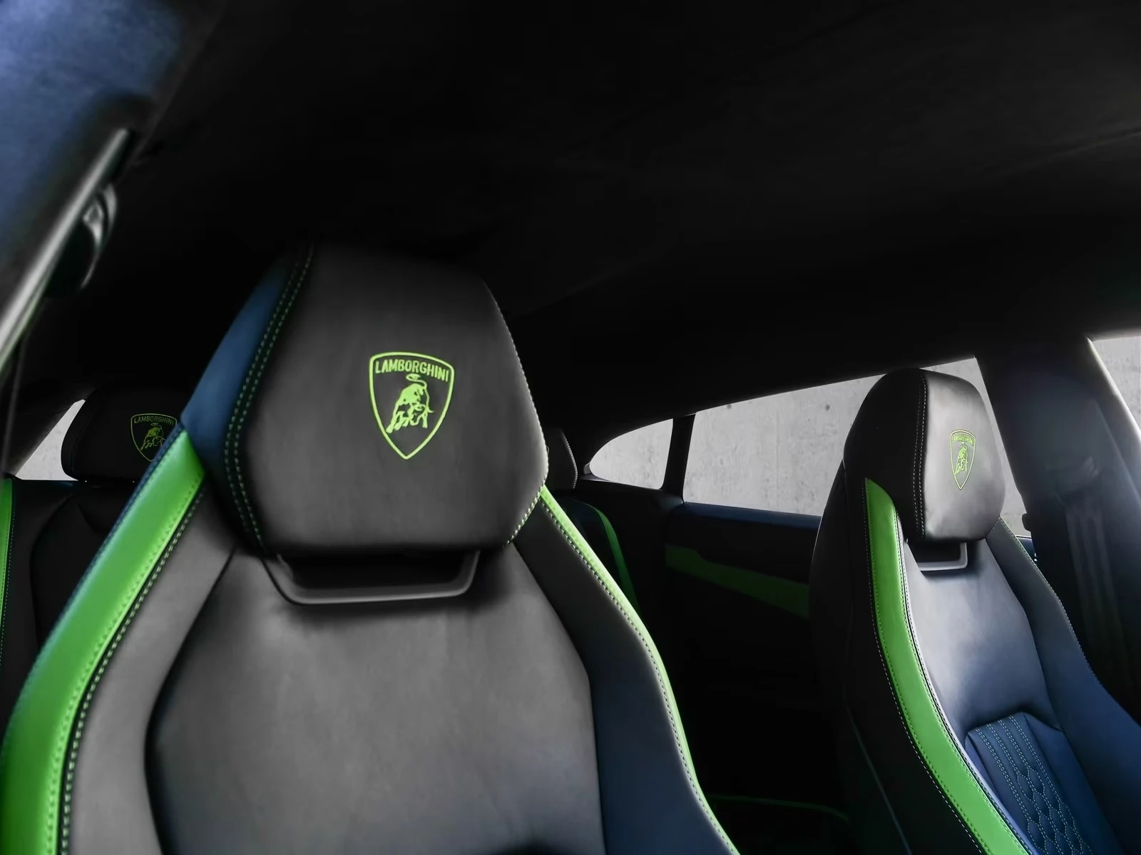 Lamborghini Urus SE HYBRID B&O STYLE CARBON , снимка 15 - Автомобили и джипове - 54543344