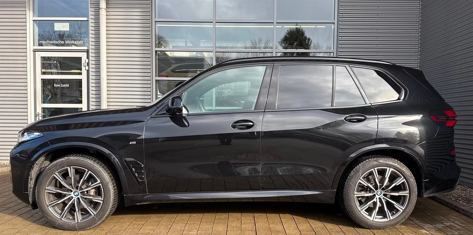 BMW X5 40d/xDrive/M-SPORT/HEAD UP/PANO SKY/H&K/360, снимка 3 - Автомобили и джипове - 54649436