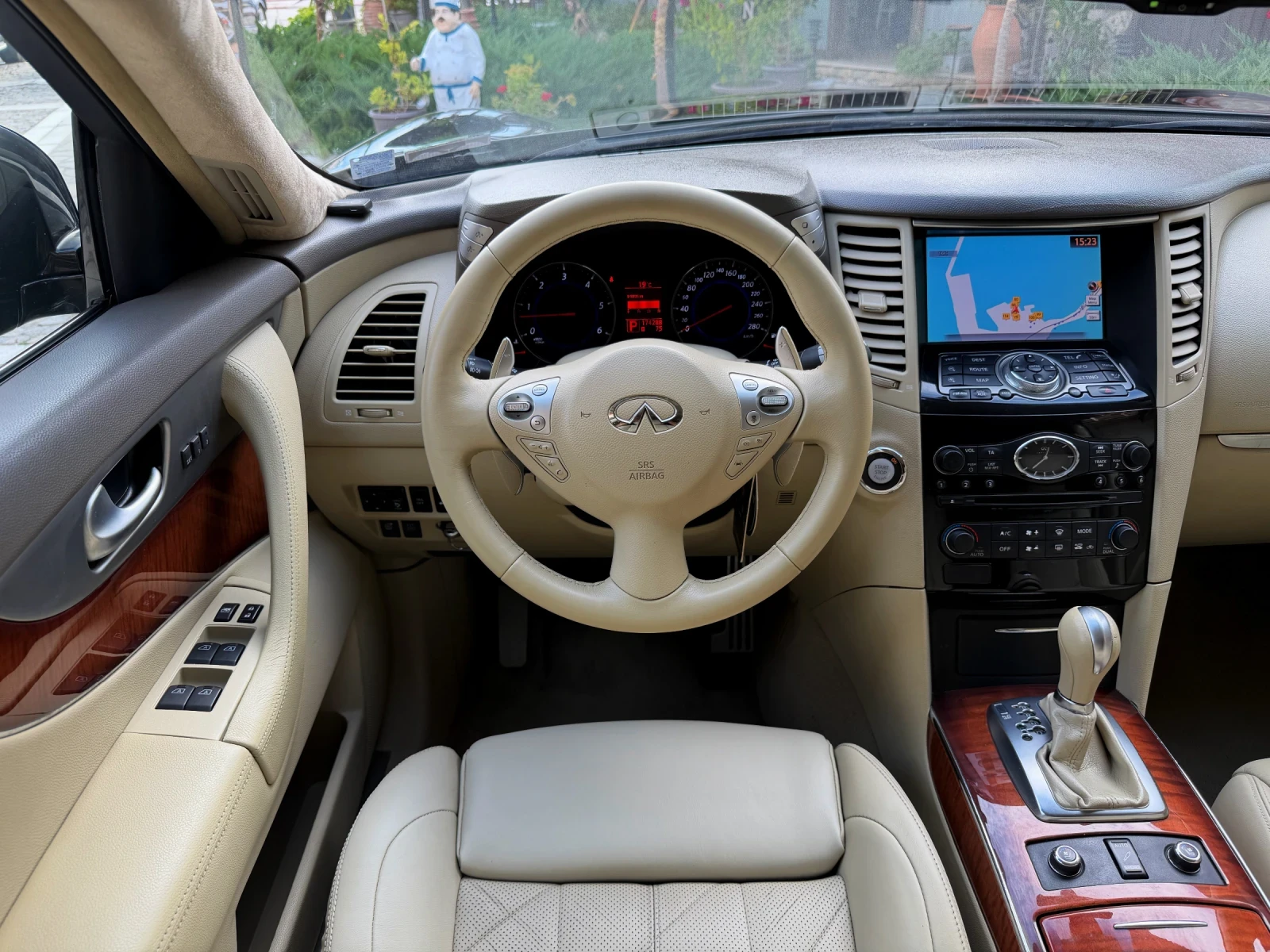 Infiniti Fx 30 d S * РЕАЛНИ КИЛОМЕТРИ* , снимка 10 - Автомобили и джипове - 56183823