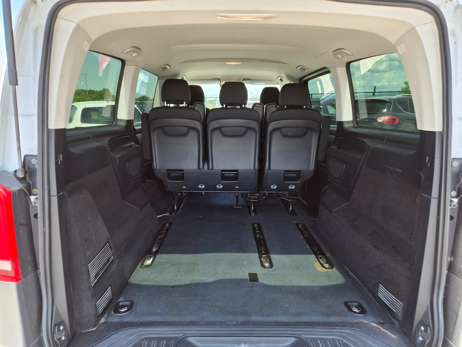 Mercedes-Benz Vito 2.0 D 136кс АВТОМАТИК 2022 година ЕВРО 6, снимка 13 - Бусове и автобуси - 54295082