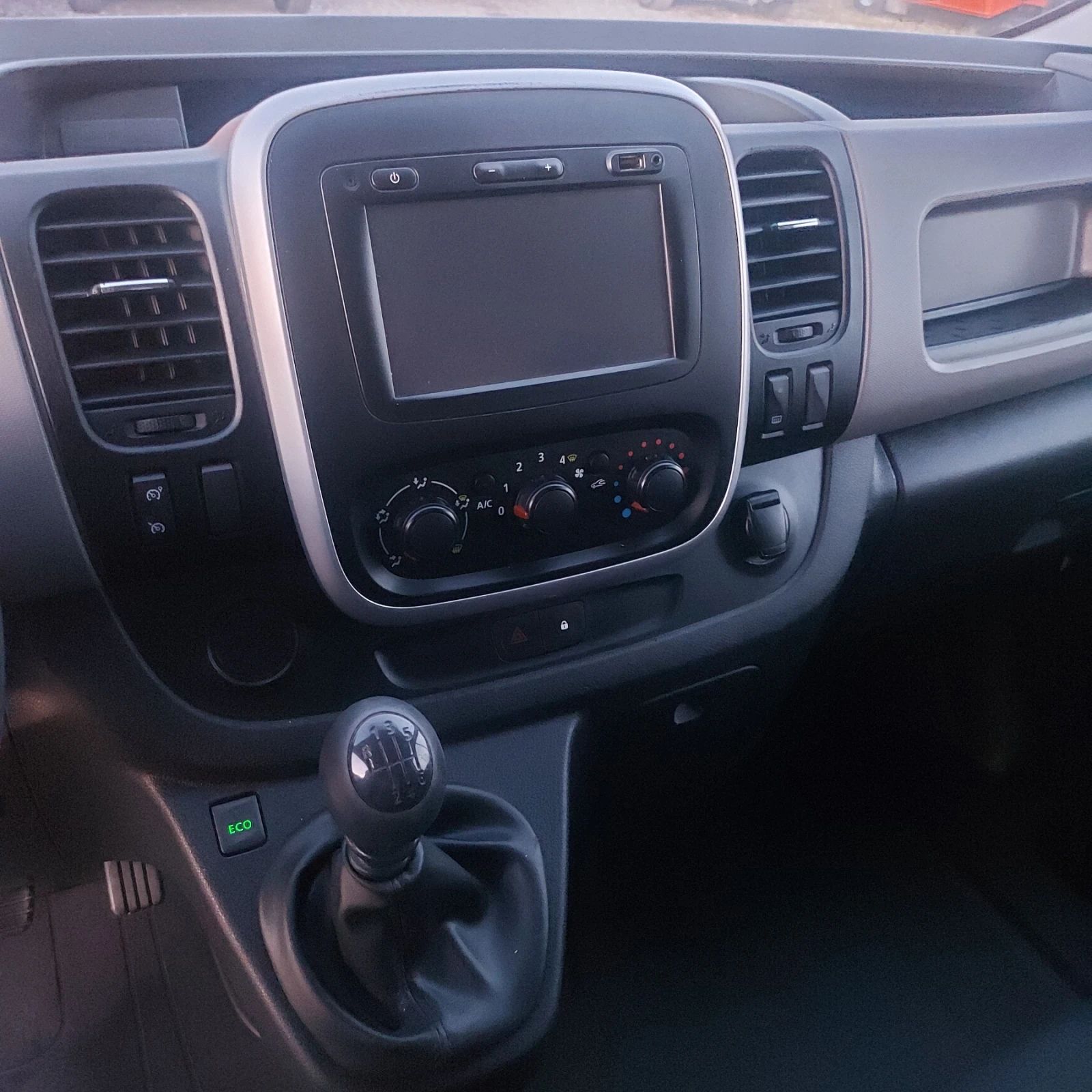 Renault Trafic 3 evro paleta, MAXI база, снимка 10 - Бусове и автобуси - 54557645