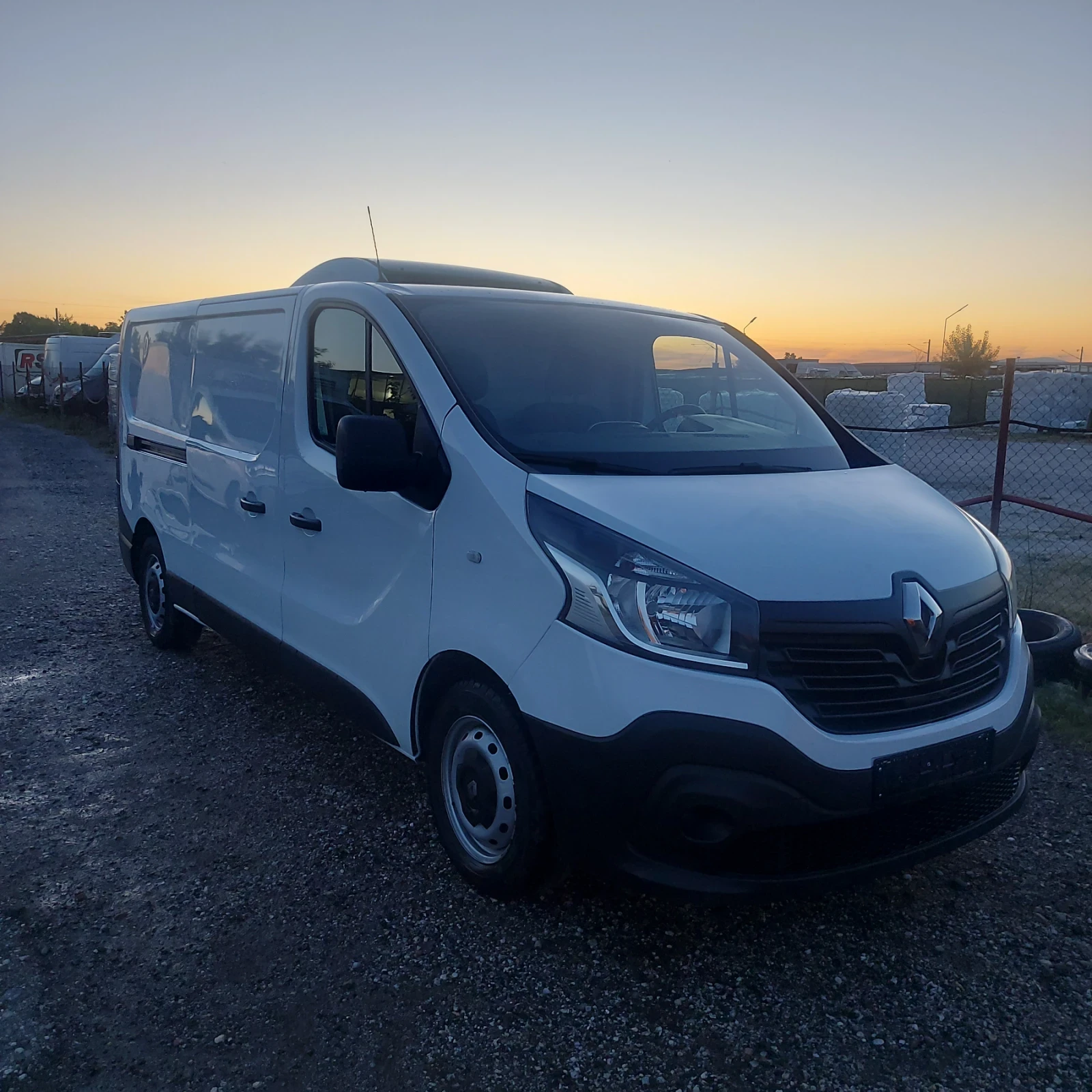 Renault Trafic 3 evro paleta, MAXI база, снимка 2 - Бусове и автобуси - 54557645